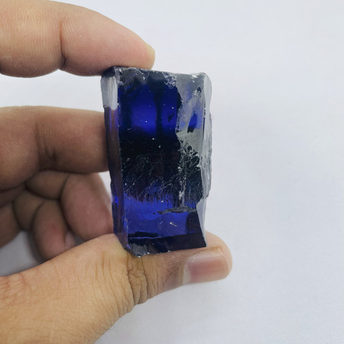 Pietra preziosa grezza zircone